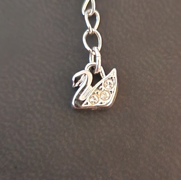 Swarovski crystal triple heart bracelet with adjustable sizing - Picture 3 of 3